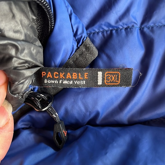 Packable Hawke & Co down filled vest reversible - Picture 7 of 7